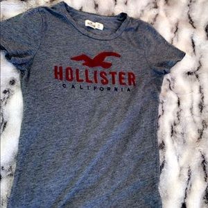 Hollister tee